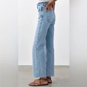 🤍 ZARA • straight fit, high rise, straight leg, rigid light wash blue jeans